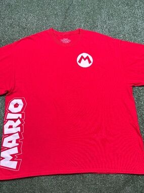 Mario T Shirt Men's Size 2XL Red Short Sleeve Universal Studios T Shirt